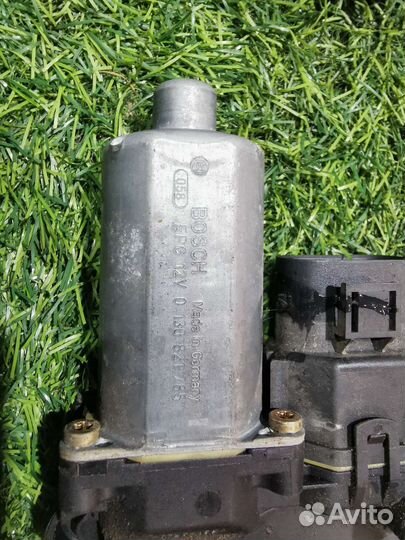 Моторчик стеклоподъемника задний Audi a6 c5