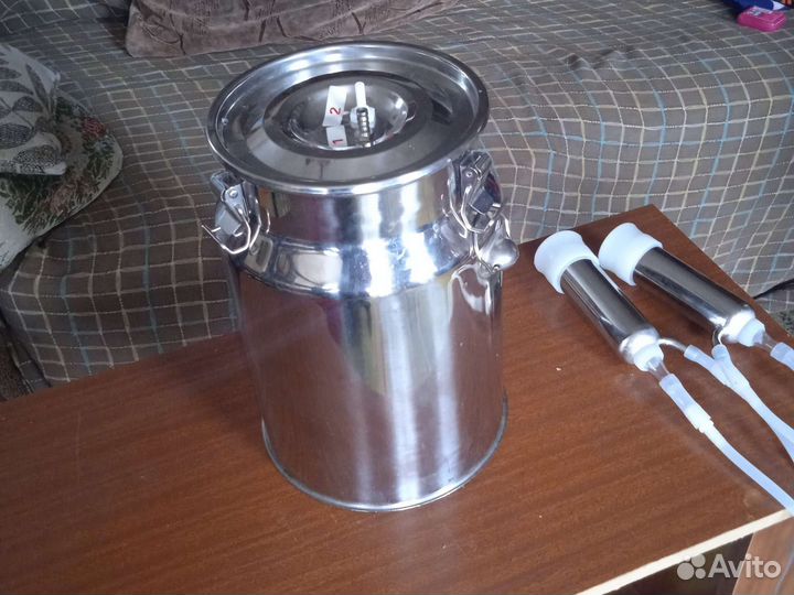 Доильные стаканы и ведро 10 л для коз и коров