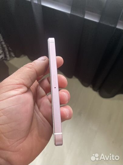 iPhone SE, 32 ГБ