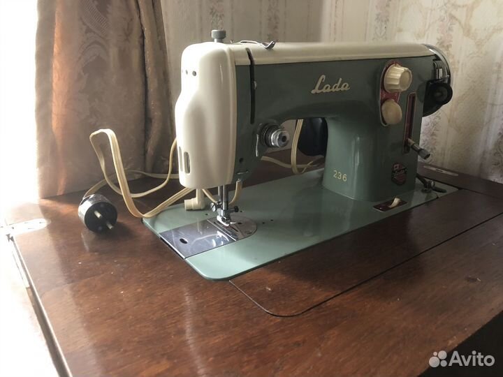 Швейная машинка 