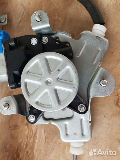 Стеклоподемник Правый Передний Хендай Акцент