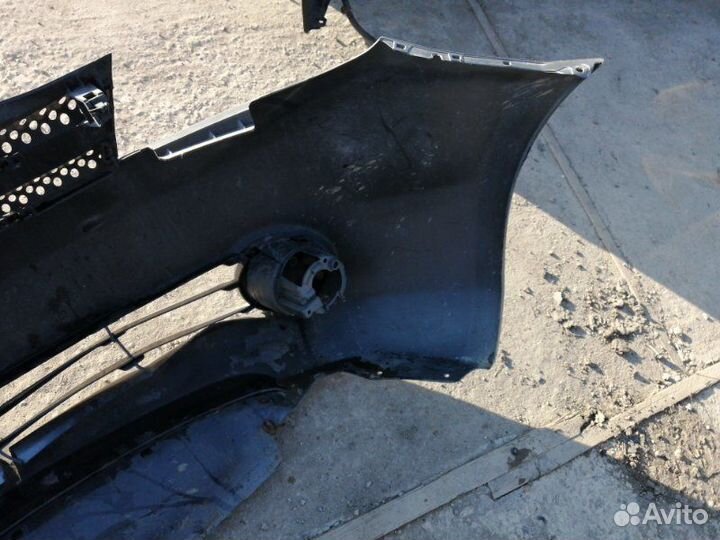 Бампер передний Nissan Note E11