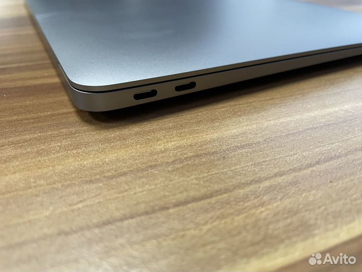 MacBook Air 13 M1 Дисплей