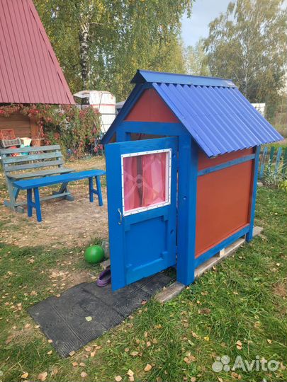 Детский игровой домик из дерева для дачи