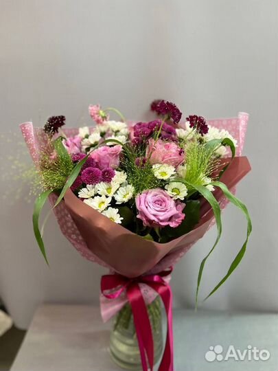 Букет полевой на доставку со скабиозой и паникумом