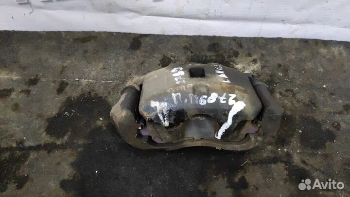 Суппорт передний правый Mitsubishi Lancer 9