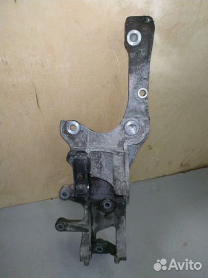 Кронштейн генератора 2.0 TDci Форд Мондео 4 Куга