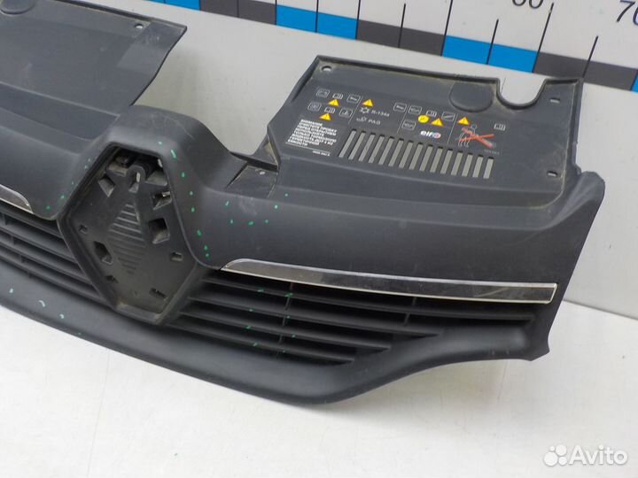 Решетка радиатора Renault Sandero/Sandero Stepway