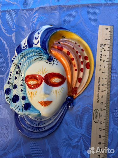 Маска фарфор настенная