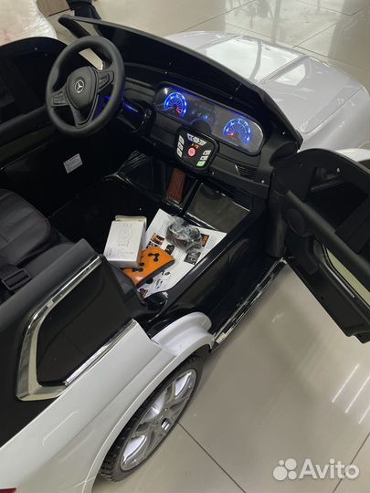 Детский электромобиль двухместный