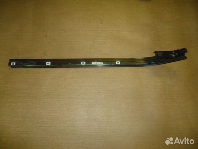 Направляющая двери левой Peugeot 1007