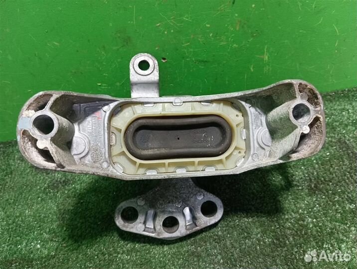 Опора (подушка) двигателя правая Chevrolet Cruze