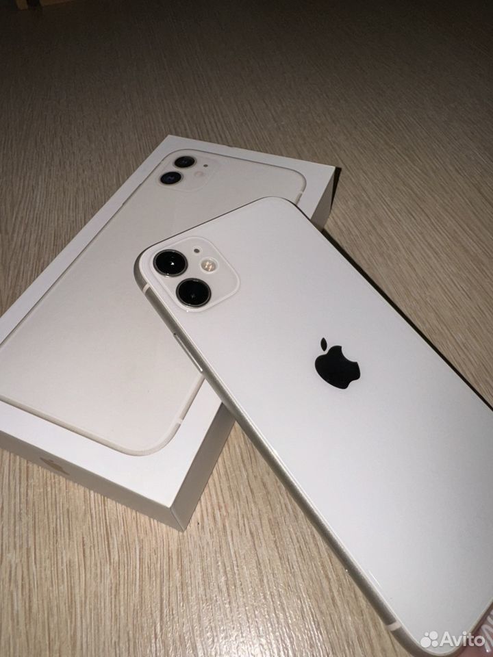 iPhone 11, 64 ГБ