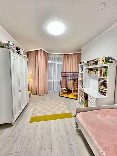 3-к. квартира, 126,5 м², 2/5 эт.