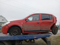 Dacia Sandero 1.4 MT, 2010, битый, 180 000 км, с пробегом, цена 150 000 руб.