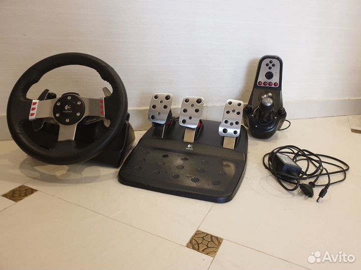 Руль logitech g27, 900 градусов без кнопок. кпп