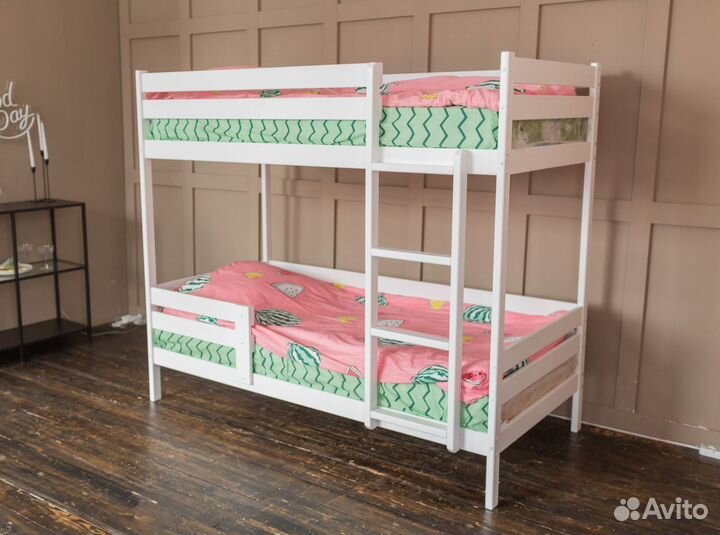 Двухярусная кровать из массива