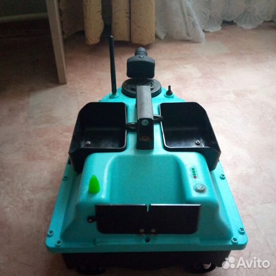 Рыболовный кораблик