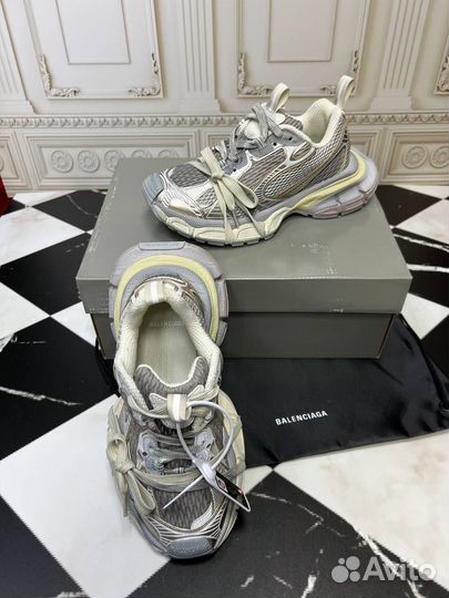 Balenciaga кроссовки m-7048