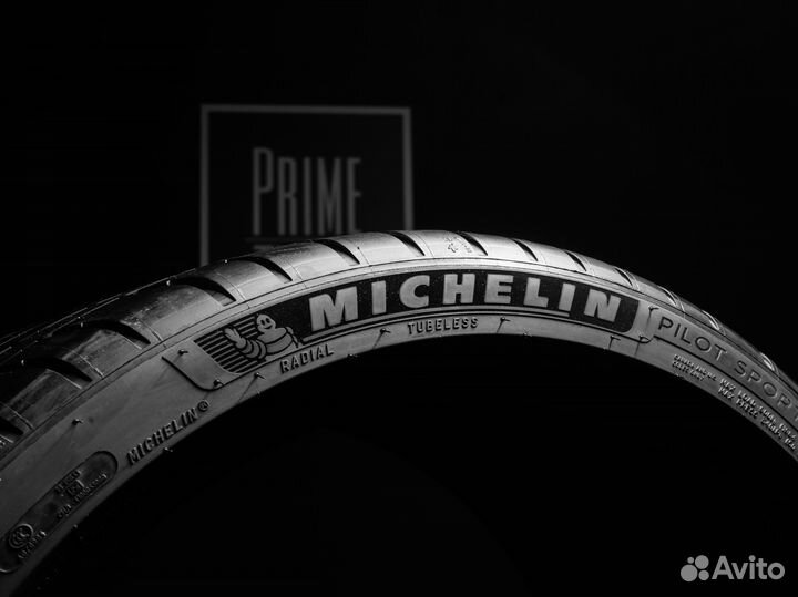 Michelin Pilot Sport 4 S 245/35 R20 и 305/30 R21