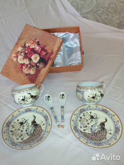 Подарочный фарфоровый чайный набор на две персоны
