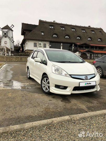 Honda Fit Shuttle 1.3 CVT, 2012, 140 000 км