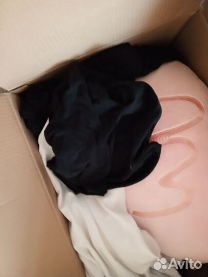 Коробка с вещами и игрушками