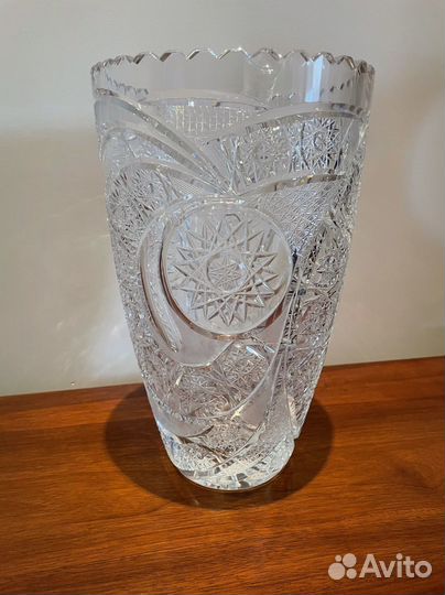 Ваза хрустальная