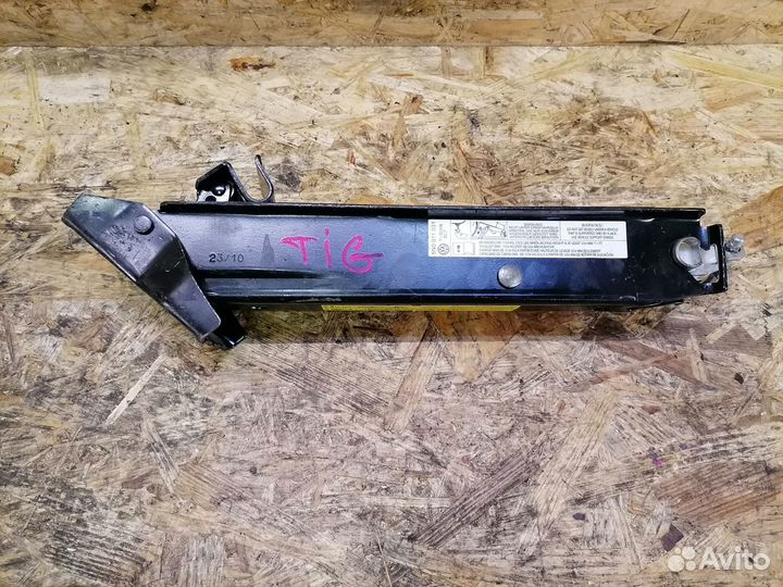 Домкрат Volkswagen Tiguan