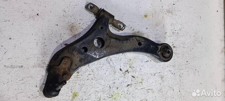 Рычаг передний левый нижний