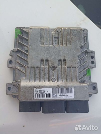 Блок управления двигателем Пежо 408 508 Ситроен С4
