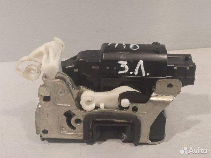 Замок двери задний левый Renault Sandero K7JA710