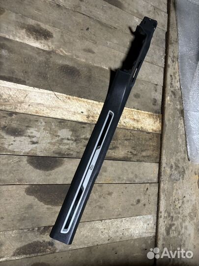 Накладка правого порога Tiguan r line 5na853370