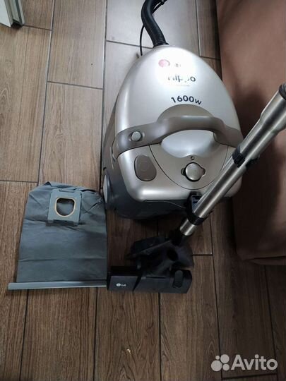 Моющий пылесос LG hippo