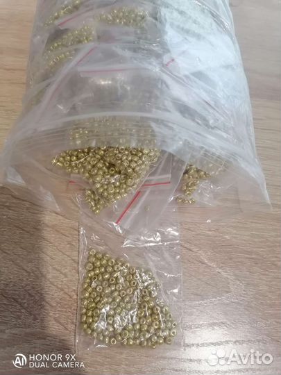 Бисер мелкий, крупный