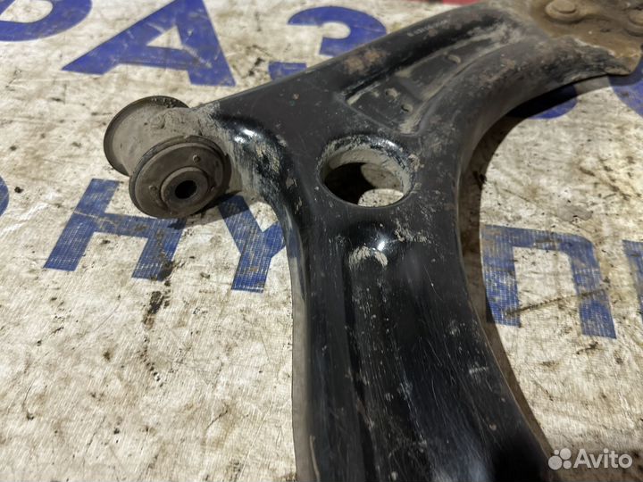 Передние рычаги Volkswagen Jetta 6