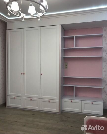 Распашной шкаф