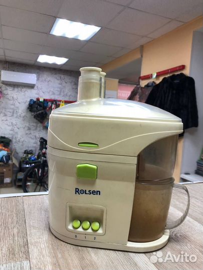 Соковыжималка Rolsen RCJ-E3501