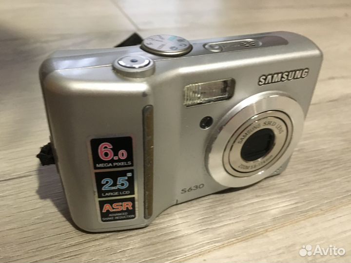 Цифровой фотоаппарат Samsung