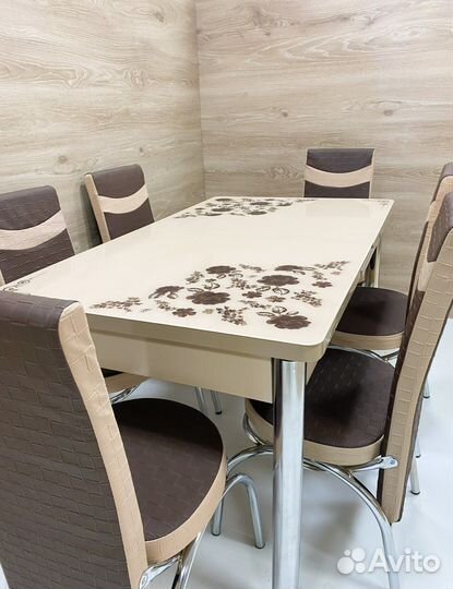 Раскладной стол и стулья