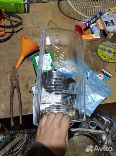 Стекла фар vento