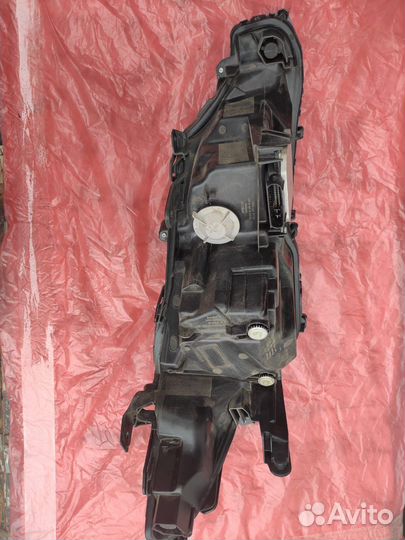 Левая фара на Тойоту Камри 70 75 б/у оригинал