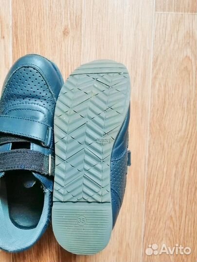 Кроссовки для мальчика р. 35