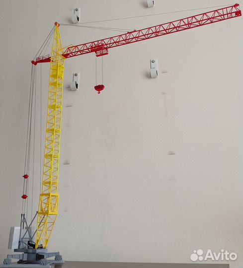 Масштабная модель башенного крана кбм 401П
