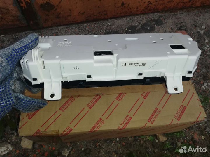 Щиток приборов toyota camry