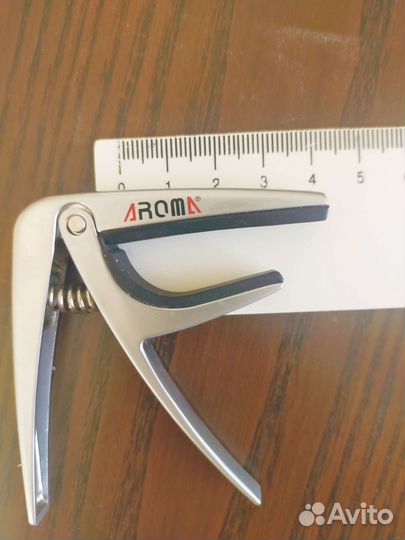 Каподастр для укулеле