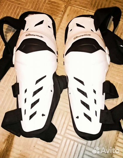 Наколенники