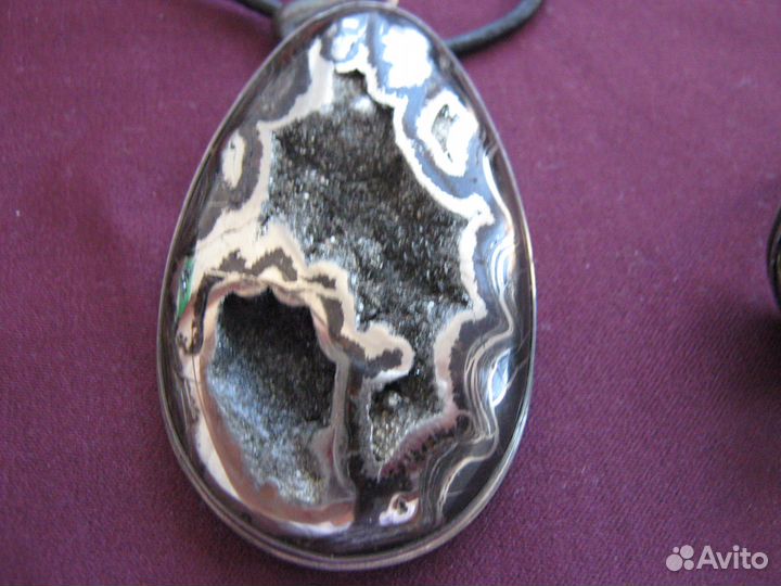 Кольцо и подвеска