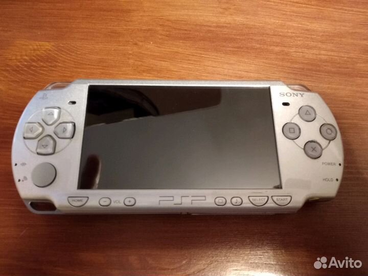 Sony PSP, как новая, серебро, Япония, читает все и