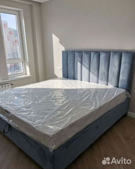 Дизайнерская кровать
